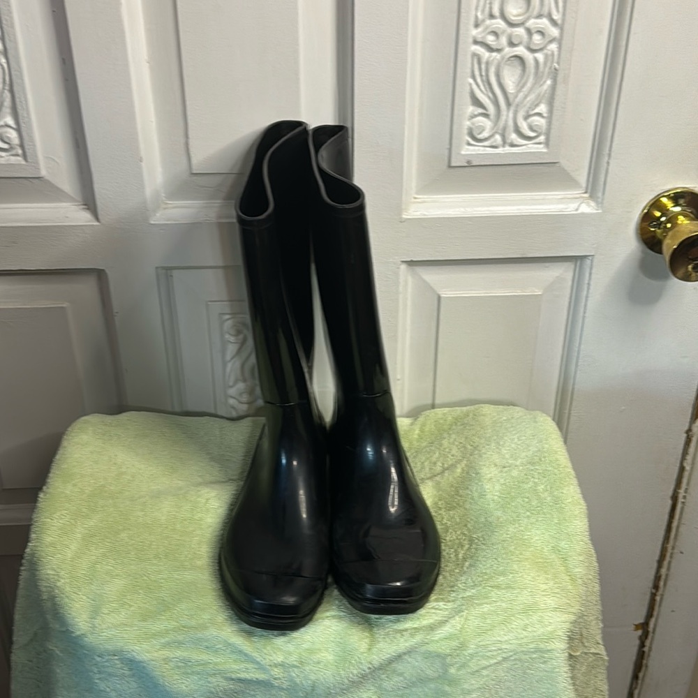 Shiny Black Rain Boots Size 6W